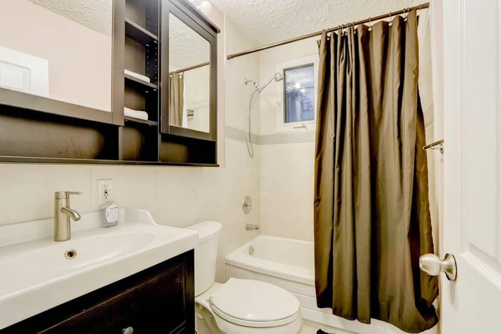 Jstlikehome - Central Suite Ottawa Bagian luar foto